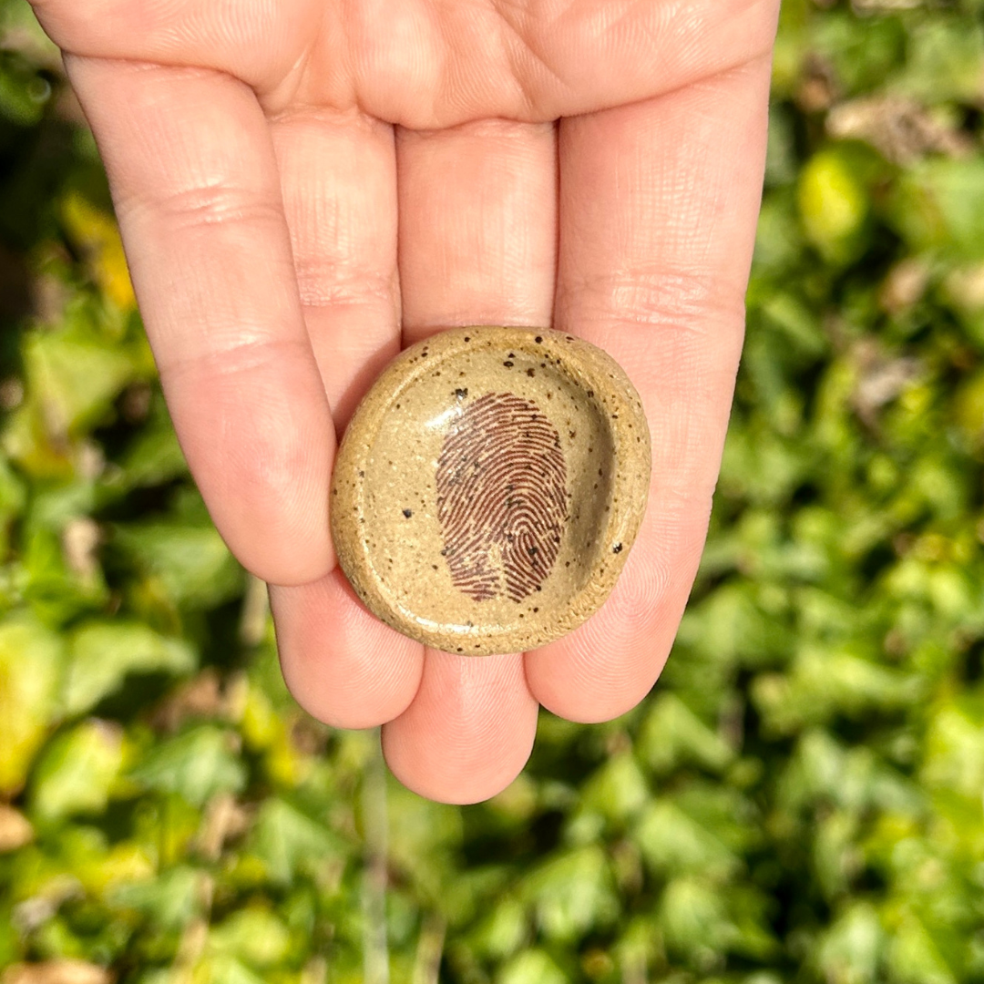 Memorial Gift, picture on clay, remembrance Thumbprint, Memorial Piece, Handheld gift, clay gift, clay worry stone, Thumbies, Fingerprint memorial Gift, Worry Stone, Partingstone, Preservation, fingerprint